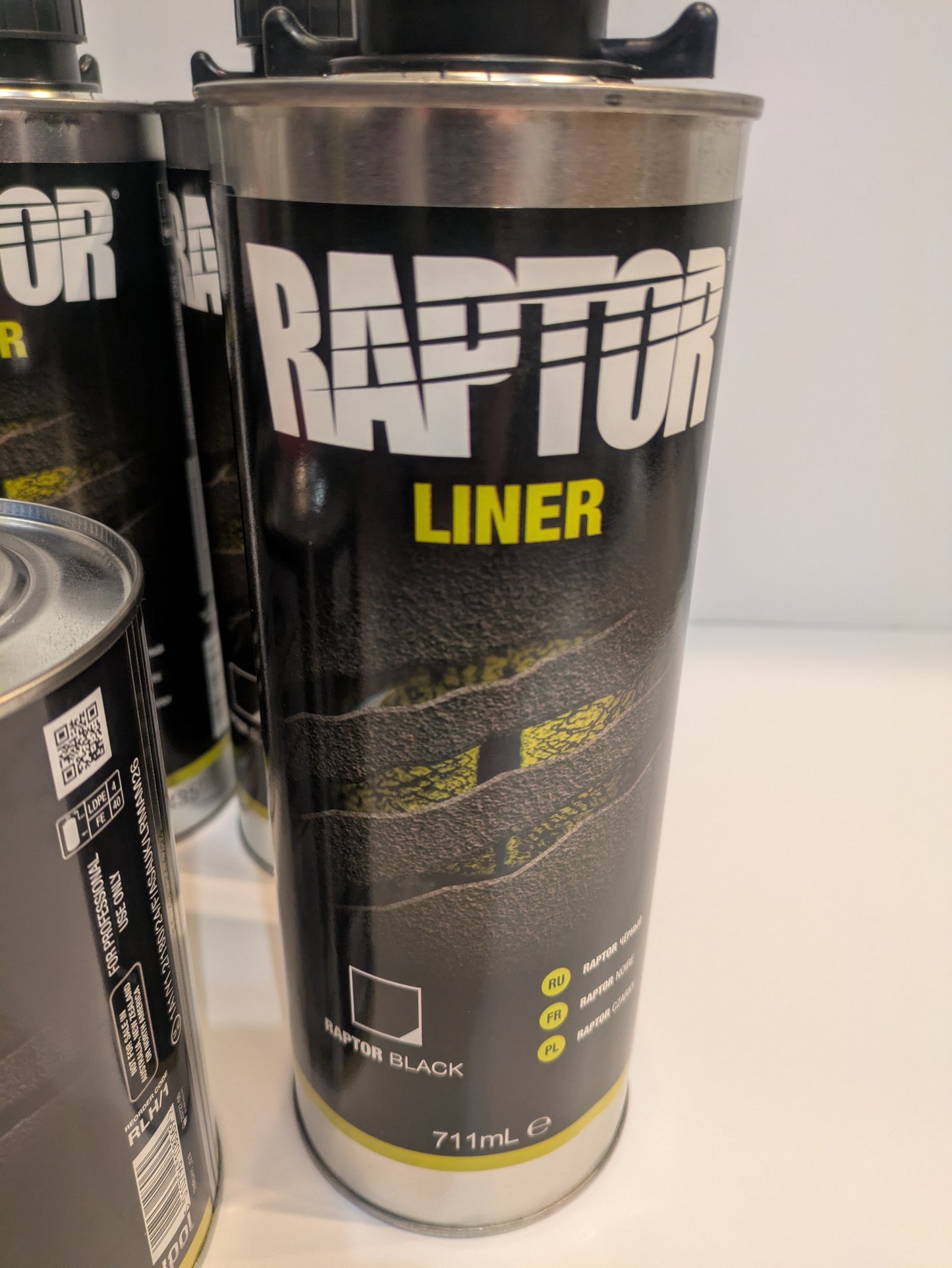 3.8ltr (1 gallon) Upol Black Raptor Kit With Spray Gun