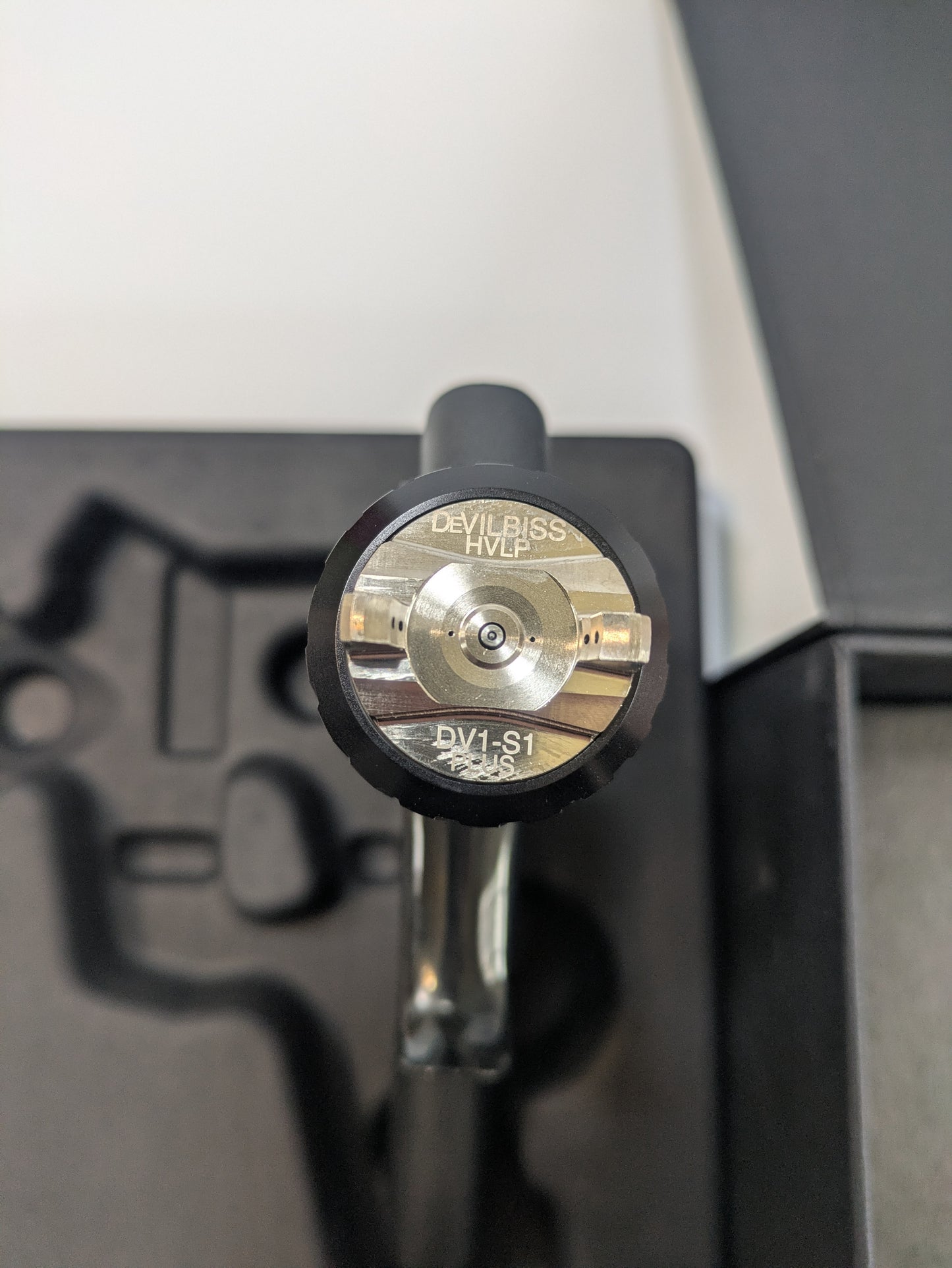 DeVILBISS DV1S Detail Smart Repair Paint Spray Gun with Cup 704532